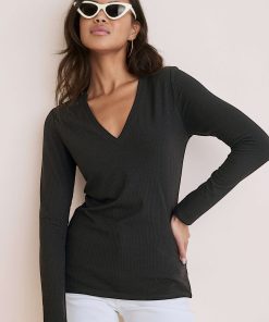 Ribbed Long Sleeve V-Neck - Black